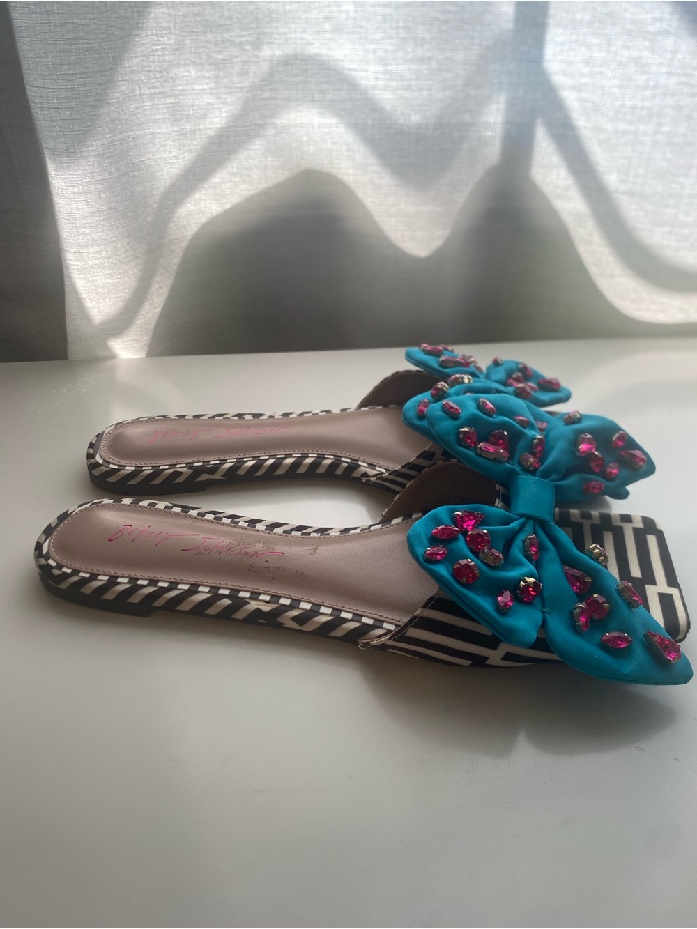 Betsy Johnson Whimsical Turquoise Bow Jeweled Flat Sandals - Picture 6 of 6